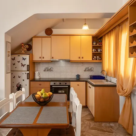 Apartment Emilia's House